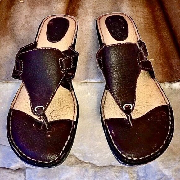 BOC Born Concept THONG Brown Leather Wedge Sandal - Picture 11 of 12